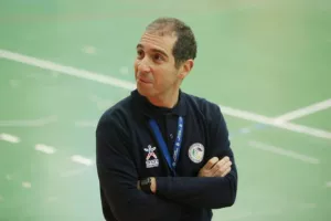Ανατροπάρα... στο ντεμπούτο του Γιαπάνη! (φώτος)