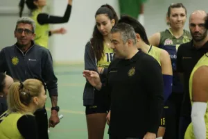 Ανατροπάρα... στο ντεμπούτο του Γιαπάνη! (φώτος)