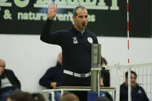 Ανατροπάρα... στο ντεμπούτο του Γιαπάνη! (φώτος)