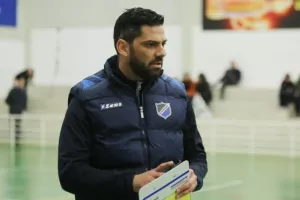 Ανατροπάρα... στο ντεμπούτο του Γιαπάνη! (φώτος)