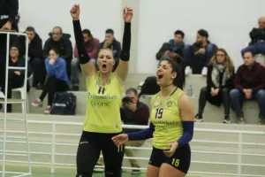 Ανατροπάρα... στο ντεμπούτο του Γιαπάνη! (φώτος)