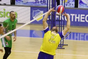 Εύκολο 3-0 το ΑΠΟΕΛ (φώτος)