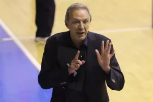 Εύκολο 3-0 το ΑΠΟΕΛ (φώτος)