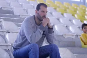 Κατάσκοπος... ο Μιχάλης
