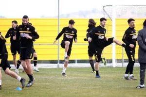Με Τσιγκρίνσκι-Οικονόμου η προπόνηση της ΑΕΚ