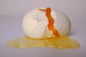 ΣΠΑΖΕΙ...