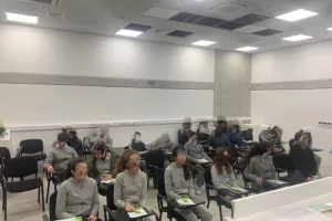 Ξενάγηση στην "ΑΡΕΝΑ" για το δημοτικό σχολείο Ξυλοφάγου (φώτος)