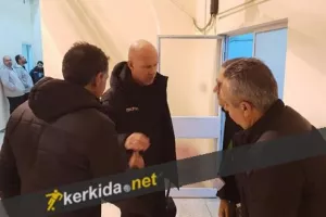 Ετοιμάζουν... κίνηση/Τα δύο σενάρια