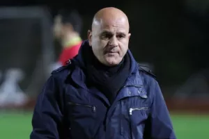 ΤΙΜΟΥΡ/Βλέπει το... νέο ΑΠΟΕΛ