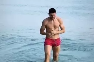 Σελίν ΚΟΝΤΡΑ στο κλίμα της εποχής! (βίντεο/φώτος)