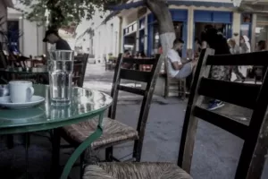 Kαφενείο για... καπνιστές!
