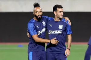 Ενσούε ή Αντωνιάδης…