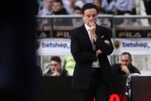 Γι’ αυτό «σκλάβωσε» τους ρεπόρτερ της ΑΕΚ ο Πιτίνο