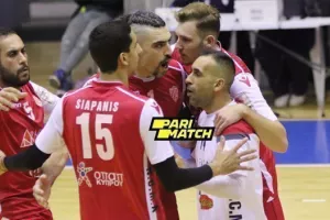 «Ερυθρόλευκη λάβα» στο Βαρωσιώτικο