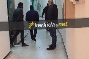 Στ' αποδυτήρια ο Νίκος Κίρζης...