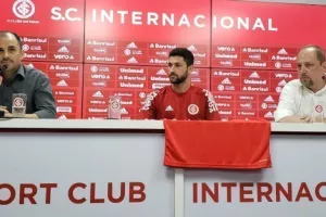 Ακούστηκε για τον Ολυμπιακό, συνεχίζει στην Βραζιλία