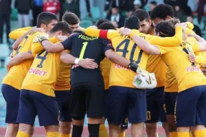 Κερδίζει και τελειώνει
