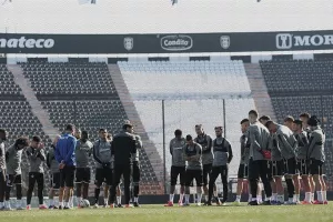 "Ντόπες" από τον κόουτς πριν το ντέρμπι (βίντεο)
