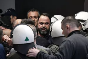 «Ο Μαρινάκης δεν μπορεί να μπει στα αποδυτήρια»