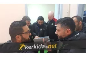 (ΦΩΤΟΣ) Μπεργκ και συνεργάτες στο laptop για τις αμφισβητούμενες φάσεις!