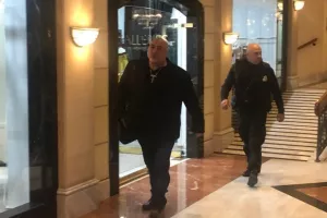 ΕΚΕΙ/Φανιέρος