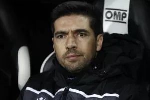 Έξαλλος ο Φερέιρα με το πρόγραμμα της Super League