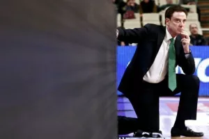 Πιτίνο: «Αν ο Βουγιούκας μείνει δύο μέρες ακόμα άρρωστος θα είναι πιο λεπτός από τον Καλάθη»