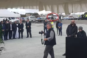 Μακριά από τους... επίσημους με μεγάλο παράπονο