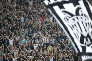 ΠΑΟΚ: «Ο πρόεδρος της ΕΕΑ έχει την ευθιξία επιτέλους να παραιτηθεί;»