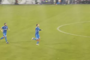Τριάρα με ΤΖΙΜΗ και τώρα ΑΠΟΕΛ! (φώτος)