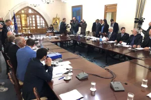 Η σύσκεψη στο Προεδρικό (φώτος/βίντεο)