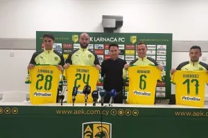 AEK - KΟΝΤΕ: Παρουσίασε τις μεταγραφές (φώτος/δηλώσεις)