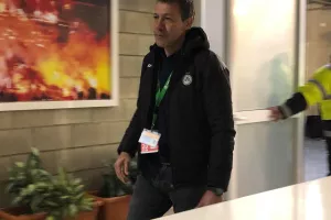 (ΦΩΤΟΣ) Αποχώρησαν απογοητευμένοι