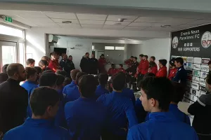 Έσβησαν κεράκια (ΦΩΤΟΣ)