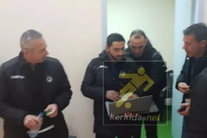 (ΦΩΤΟΣ) Μπεργκ και συνεργάτες στο laptop για τις αμφισβητούμενες φάσεις!