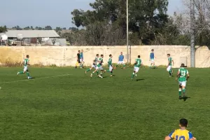 Γαλαζοκίτρινο διπλό στον Λυθροδόντα/Κ17