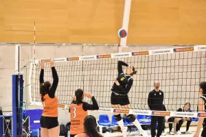Εύκολα οι κοπέλες του Πανεπιστημίου Κύπρου (φώτος)