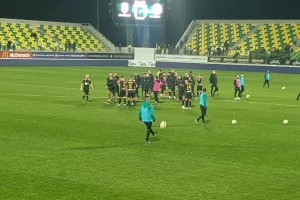 (ΒΙΝΤΕΟ/ΦΩΤΟΣ) Έστησαν πάρτι με τους ΑΕΛίστες!