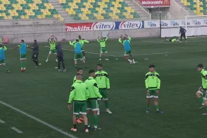 ΔΙΠΛΟ στην Αρένα και παραμένει ζωντανός! (Φώτος)