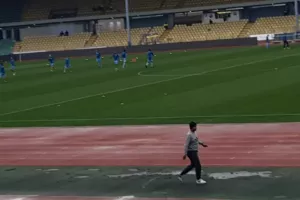 Με επιβλητικό στυλ στην... ελίτ! (φώτος)