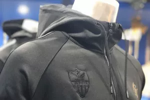 Διαθέσιμες στην μπουτίκ!