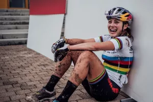 Στην Κύπρο η Παγκόσμια Πρωταθλήτρια mountain bike Kate Courtney