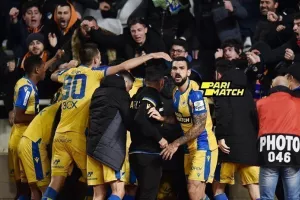 “This is APOEL” (φώτος)