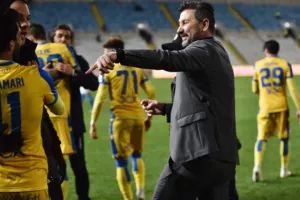 (ΦΩΤΟΣ) ΞΕΣΠΑΣΕ ο Ουζουνίδης στο τέλος!