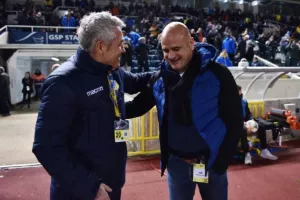 Ντέρμπι με λίγες φάσεις, χωρίς γκολ και... μοιρασιά (φώτος)