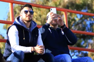 Σταθερά... γήπεδο