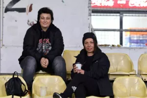 ΜΗΔΕΝ και… ΟΛΑ ανοιχτά! (φώτος)