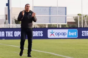 "Γαλαζοκίτρινο" με... ΜΑΕστρο! (φώτος)