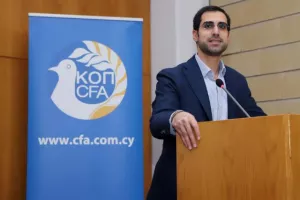 (ΦΩΤΟΣ kerkida) Η παρουσίαση του VAR στους Αθλ. Συντάκτες 