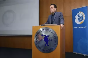 (ΦΩΤΟΣ kerkida) Η παρουσίαση του VAR στους Αθλ. Συντάκτες 
